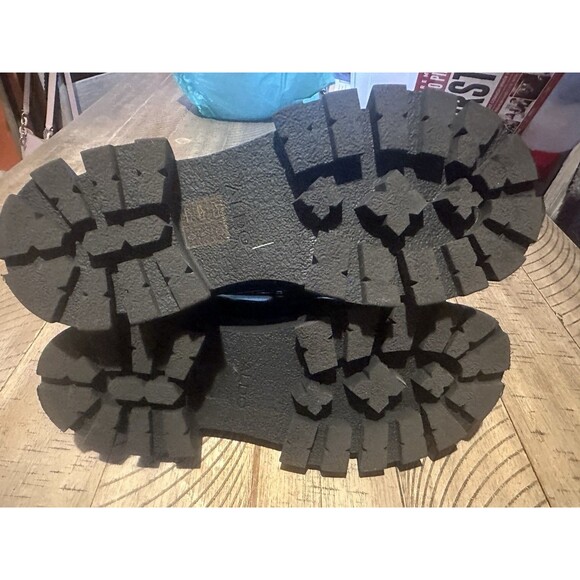 Aldo Shanna Loafer Black Patent Size 7.5 M Platform Lug Sole Worn Once - Picture 2 of 6